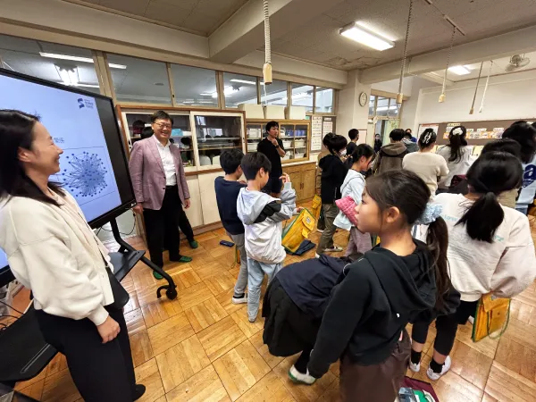 東京都町田市立南つくし野小学校にて「出前授業」の様子1
